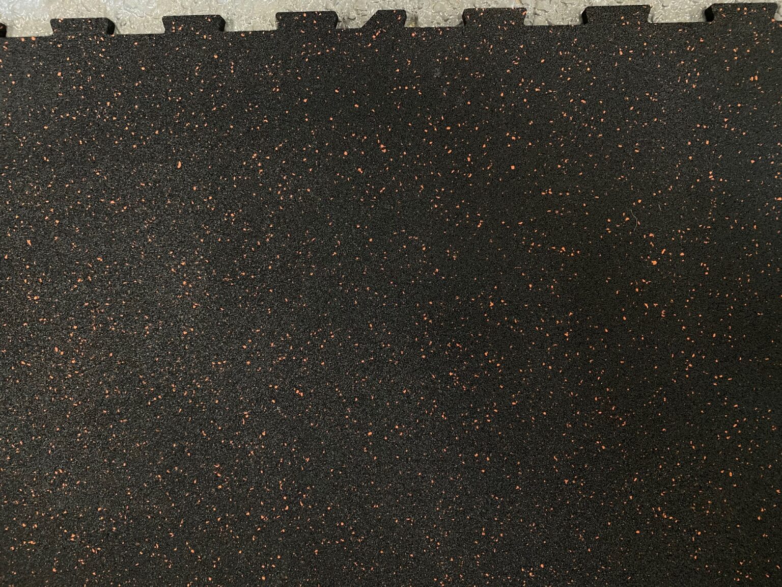 Classic Rubber Gym Mat 1mx1mx17mm Orange and Black soft mat