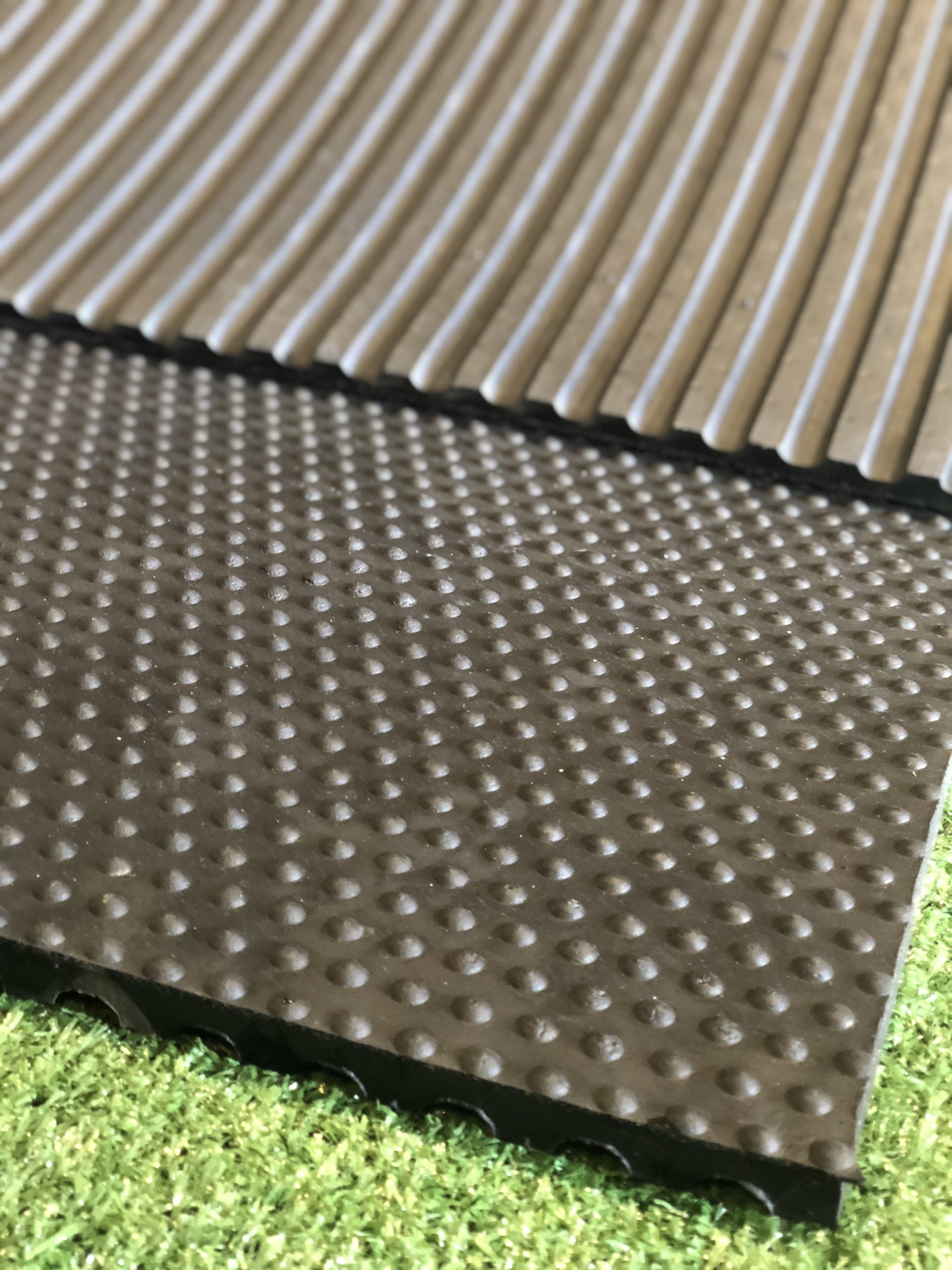 Bubble Top Rubber Stable horse flooring Mats 6’x4'