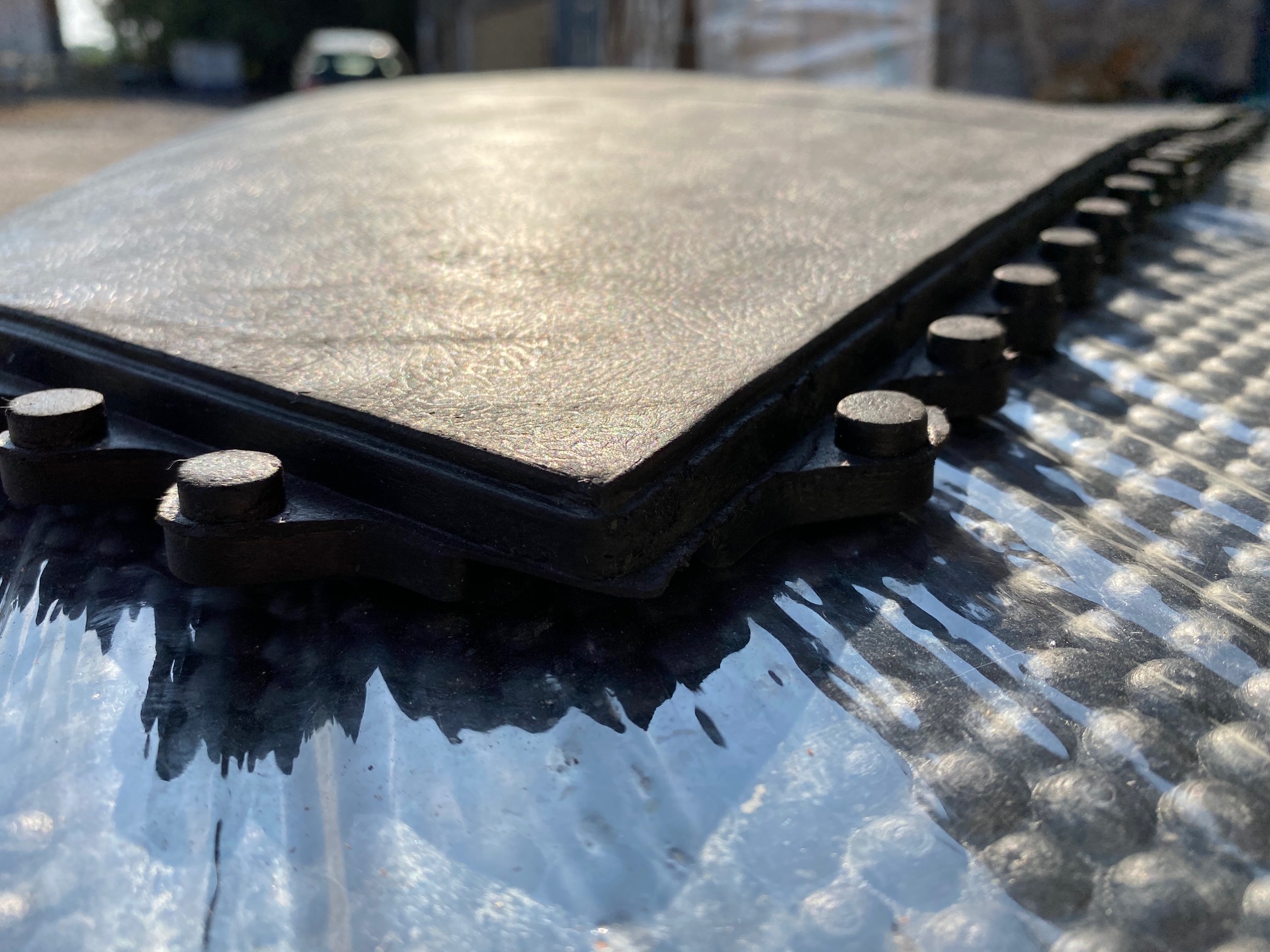 Rubber Interlocking Gym Mats 3ftx3ft x16mm and edging - Image 4