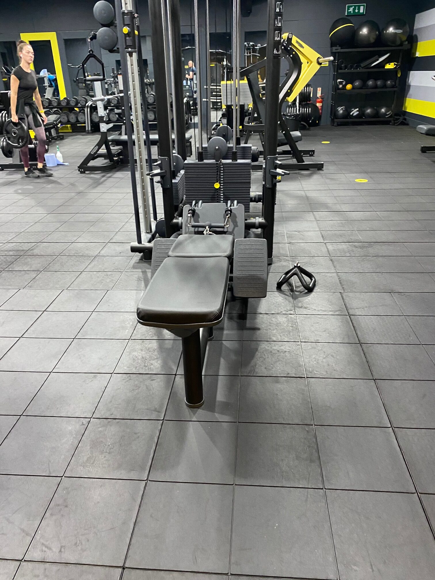 Rubber Interlocking Gym Mats 3ftx3ft x16mm and edging - Image 6