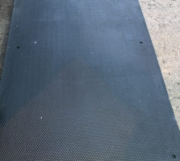 Cow mats Cow Mattresses and Rubber Flooring 3'x9"x25mm