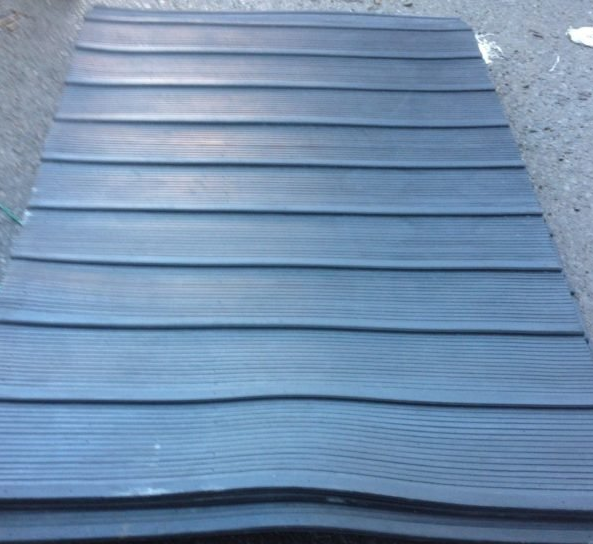 HORSE TRAILER RAMP MAT 2.4MX2.1 M